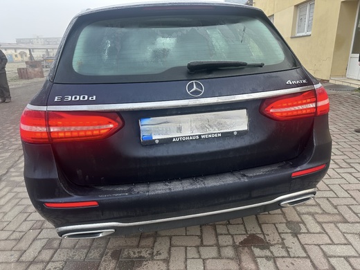 Mercedes-Benz E300d 4 MATIC dovezené z Nemecka 12:2025_0091.jpeg