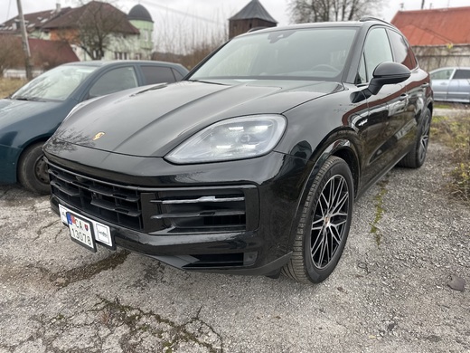 Porsche Ceyenne E HYBRID dovezené 1/2026