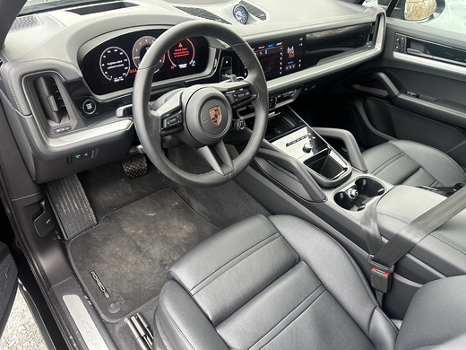 Porsche Ceyenne E HYBRID dovezené 1/2026