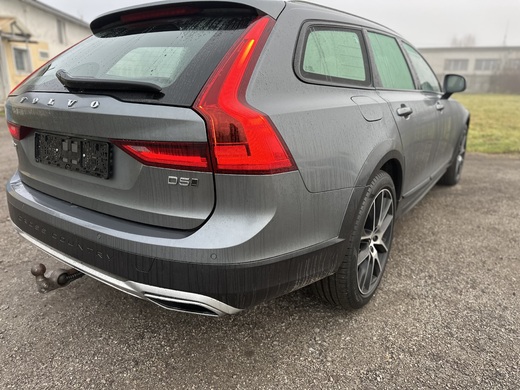 Volvo V 90 Cross Country dovezené z Nemecka 12/2025