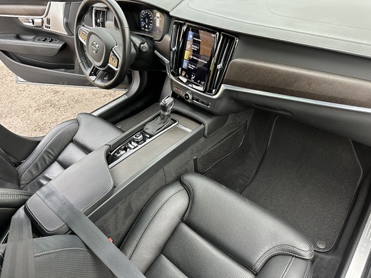 Volvo V 90 Cross Country dovezené z Nemecka 12/2025